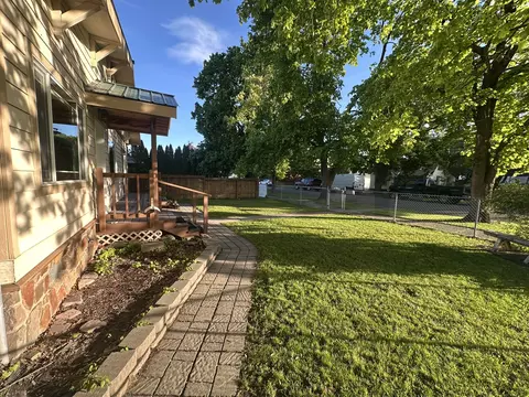 Exterior - 905 6th Ave E, Kalispell, MT 59901 photo 3 of 10