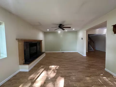 Living - 905 6th Ave E, Kalispell, MT 59901 photo 3 of 8