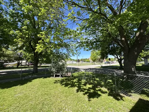 Exterior - 905 6th Ave E, Kalispell, MT 59901 photo 5 of 10