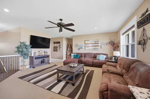 Living - 150 Jet Ln, Hamilton, MT 59840 photo 2 of 5