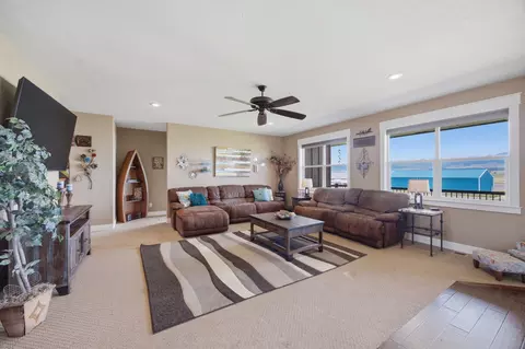 Living - 150 Jet Ln, Hamilton, MT 59840 photo 3 of 5
