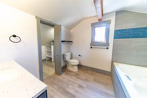 Bath - 130 10th St E, Kalispell, MT 59901 photo 3 of 4