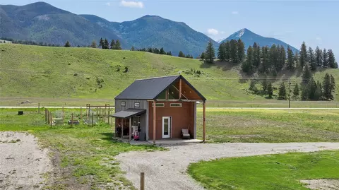 40 Moraine Dr N, Eureka, MT 59917