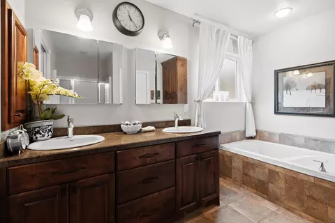 Bath - 271 Happys Border Ln, Libby, MT 59923 photo 1 of 5