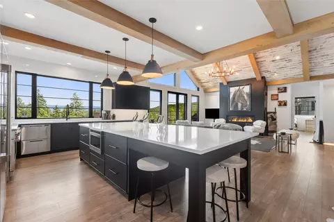 Kitchen - 142 Blacktail Loop, Lakeside, MT 59922 photo 3 of 5