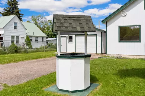Exterior - 609 6th Ave E, Polson, MT 59860 photo 3 of 5