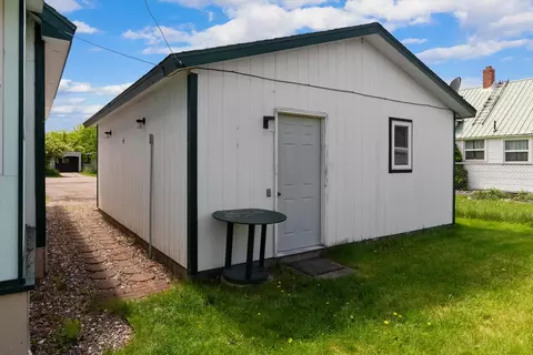 Exterior - 609 6th Ave E, Polson, MT 59860 photo 4 of 5