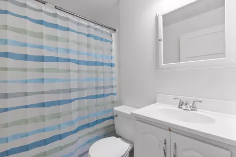 Bath - 609 6th Ave E, Polson, MT 59860 photo 1 of 1