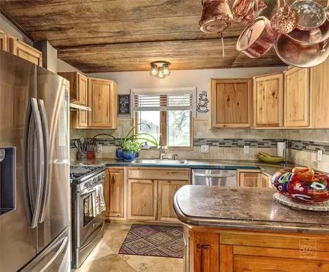 Kitchen - 6 Crazy Mountain Rd, Clancy, MT 59634 photo 3 of 6