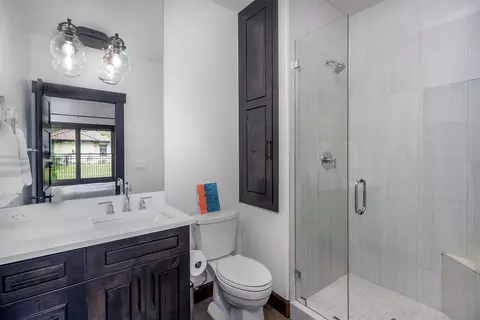 Bath - 344 Chapman Ln, Bigfork, MT 59911 photo 7 of 8