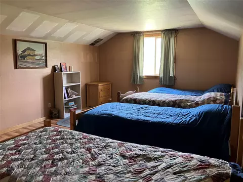 Bedroom - 1606 N Fork Yaak Rd, Troy, MT 59935 photo 7 of 8