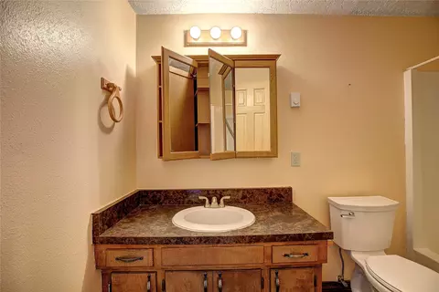 Bath - 1108 9th St E, Polson, MT 59860 photo 3 of 5