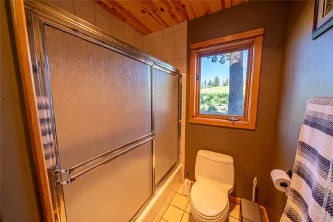 Bath - 14458 Cherry Dr, Bigfork, MT 59911 photo 4 of 4