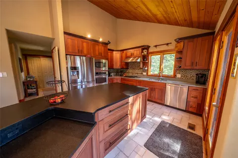 Kitchen - 14458 Cherry Dr, Bigfork, MT 59911 photo 3 of 4