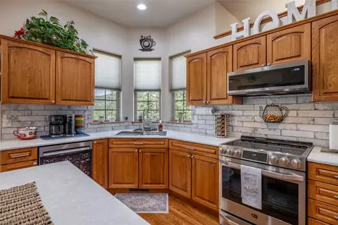 Kitchen - 11 Hidden Valley Dr, Clancy, MT 59634 photo 3 of 4