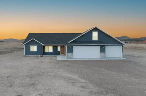 2240 Kenai Rd, Helena, MT 59602