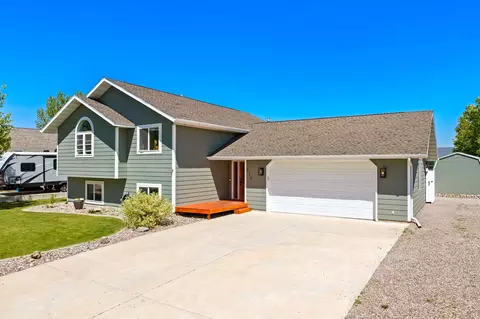 213 38th Ave NE, Great Falls, MT 59404