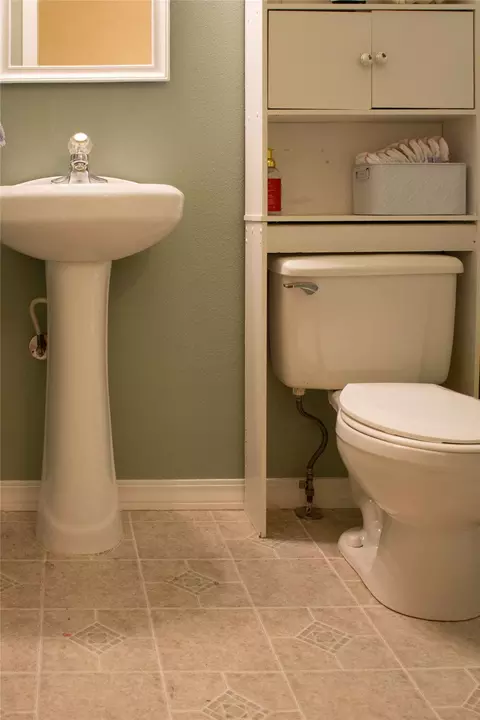 Bath - 118 2nd St N, Cascade, MT 59421 photo 1 of 5