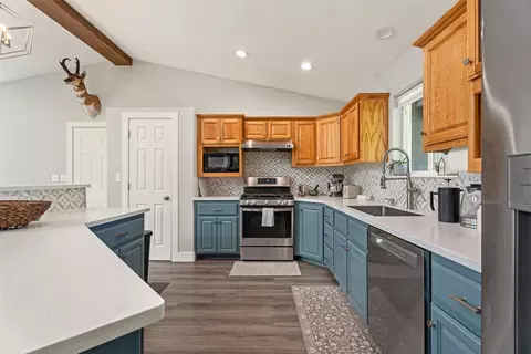Kitchen - 21119 Handley Loop, Clinton, MT 59825 photo 3 of 3
