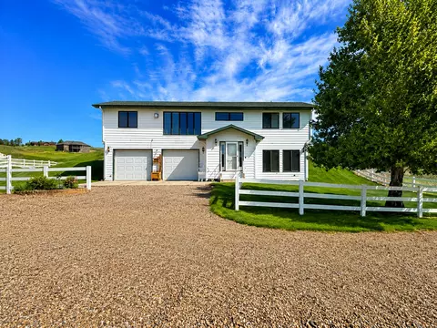 7 Hollow Dr, Great Falls, MT 59404
