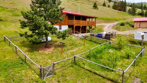407 Mclaughlin Creek Rd, Paradise, MT 59856