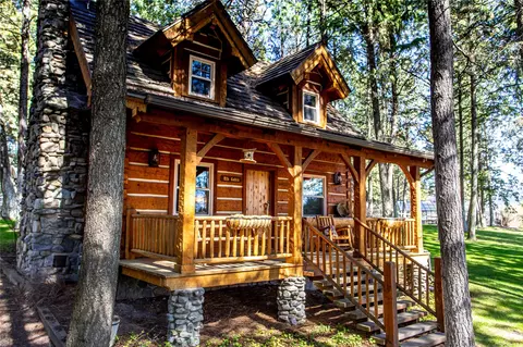 13518 Sylvan Dr, Bigfork, MT 59911