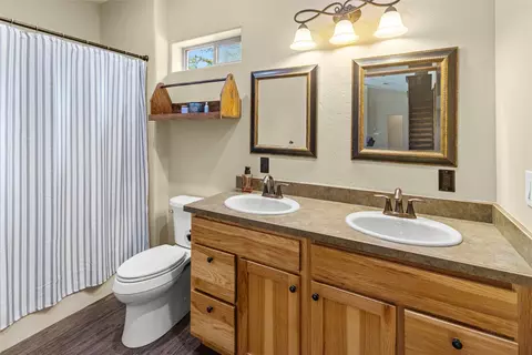 Bath - 184 High Rd, Kalispell, MT 59901 photo 2 of 4