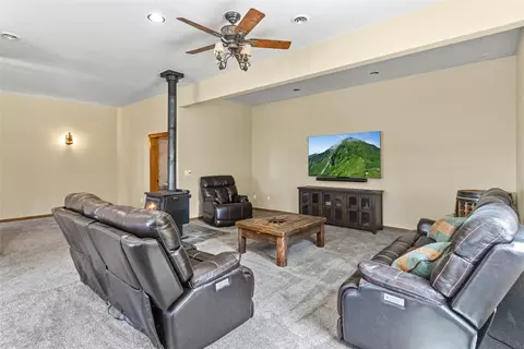 Living - 184 High Rd, Kalispell, MT 59901 photo 2 of 5