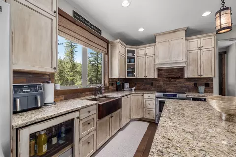 Kitchen - 731 Hoodoo Loop, Rexford, MT 59930 photo 2 of 6