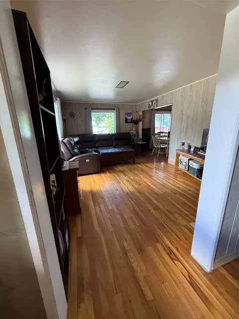 502 Pierce St, Plains, MT 59859