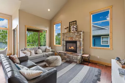Living - 220 Bluebunch Ct, Bigfork, MT 59911 photo 1 of 3