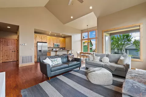 Living - 220 Bluebunch Ct, Bigfork, MT 59911 photo 2 of 3