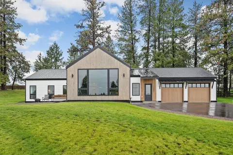 1924 Rapids Ave, Columbia Falls, MT 59912