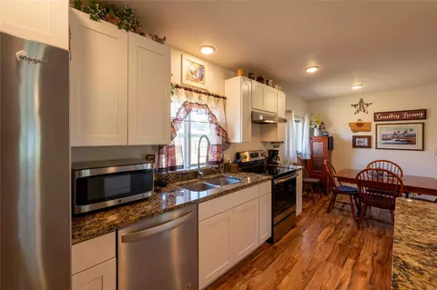 Kitchen - 325 E Lynch St, Plains, MT 59859 photo 2 of 4