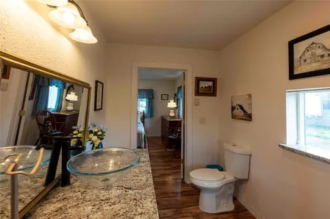 Bath - 325 E Lynch St, Plains, MT 59859 photo 2 of 3