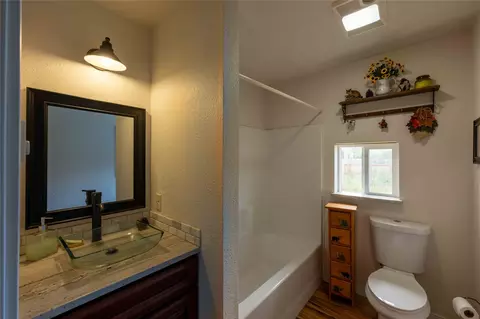 Bath - 325 E Lynch St, Plains, MT 59859 photo 3 of 3