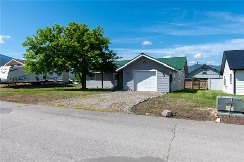 325 E Lynch St, Plains, MT 59859
