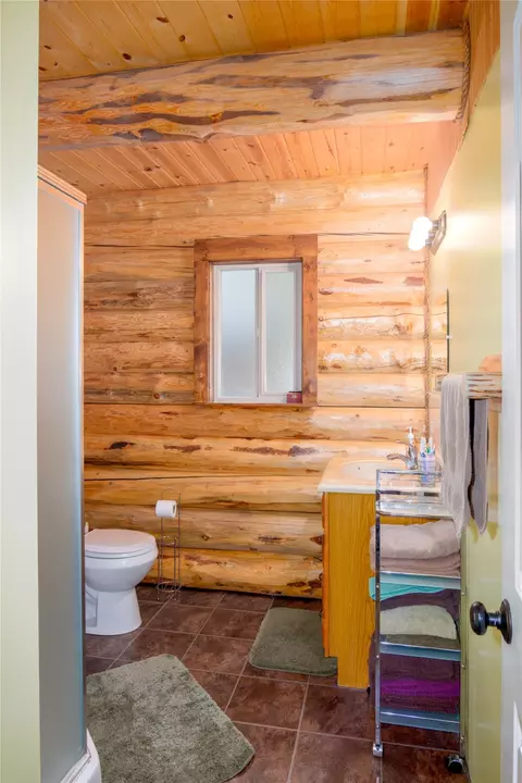 Bath - 29 Northshore Dr, Troy, MT 59935 photo 1 of 1
