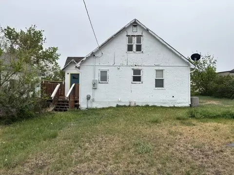 Exterior - 415 3rd St S, Sunburst, MT 59482 photo 7 of 11