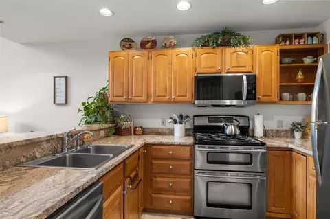 Kitchen - 183 Golf Ter #B, Bigfork, MT 59911 photo 5 of 6