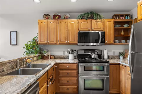 Kitchen - 183 Golf Ter #B, Bigfork, MT 59911 photo 3 of 6