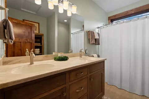 Bath - 67 Double Eagle Ct, Kalispell, MT 59901 photo 4 of 7