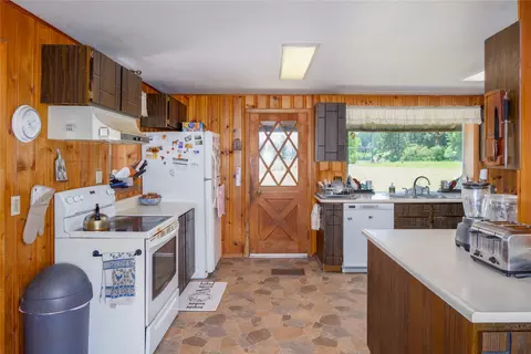 Kitchen - 1132 Arabian Ln, Libby, MT 59923 photo 2 of 3
