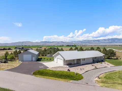 16 Windy Meadow Dr, Townsend, MT 59644
