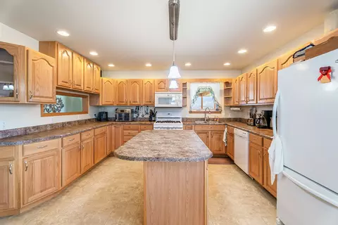 Kitchen - 16 Windy Meadow Dr, Townsend, MT 59644 photo 2 of 3