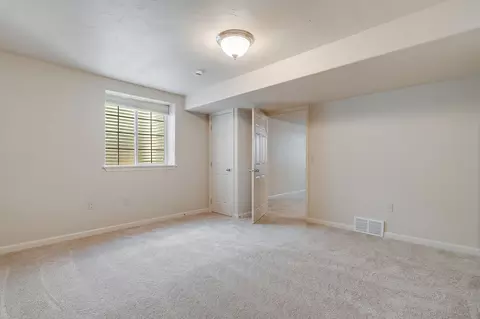 Bedroom - 208 E Nicklaus Ave, Kalispell, MT 59901 photo 4 of 7