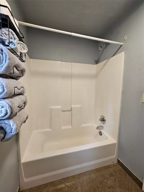 Bath - 229 3rd Ave, Lincoln, MT 59639 photo 4 of 7