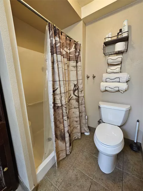 Bath - 229 3rd Ave, Lincoln, MT 59639 photo 6 of 7
