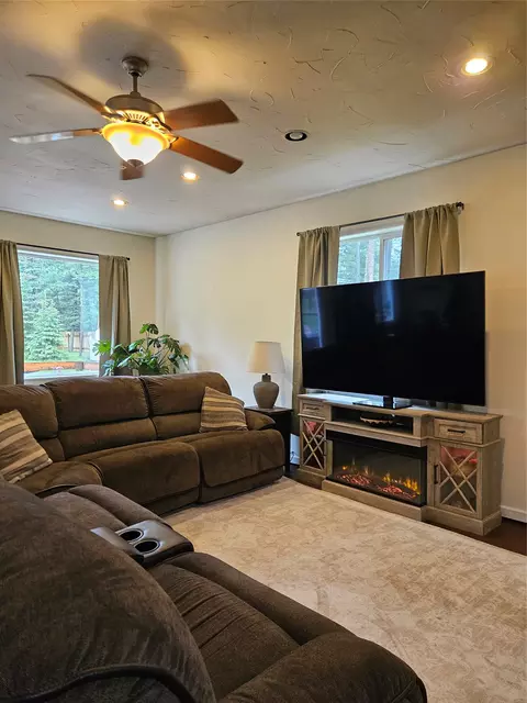 Living - 229 3rd Ave, Lincoln, MT 59639 photo 1 of 4