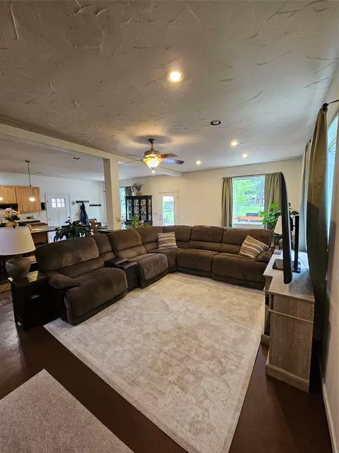 Living - 229 3rd Ave, Lincoln, MT 59639 photo 2 of 4